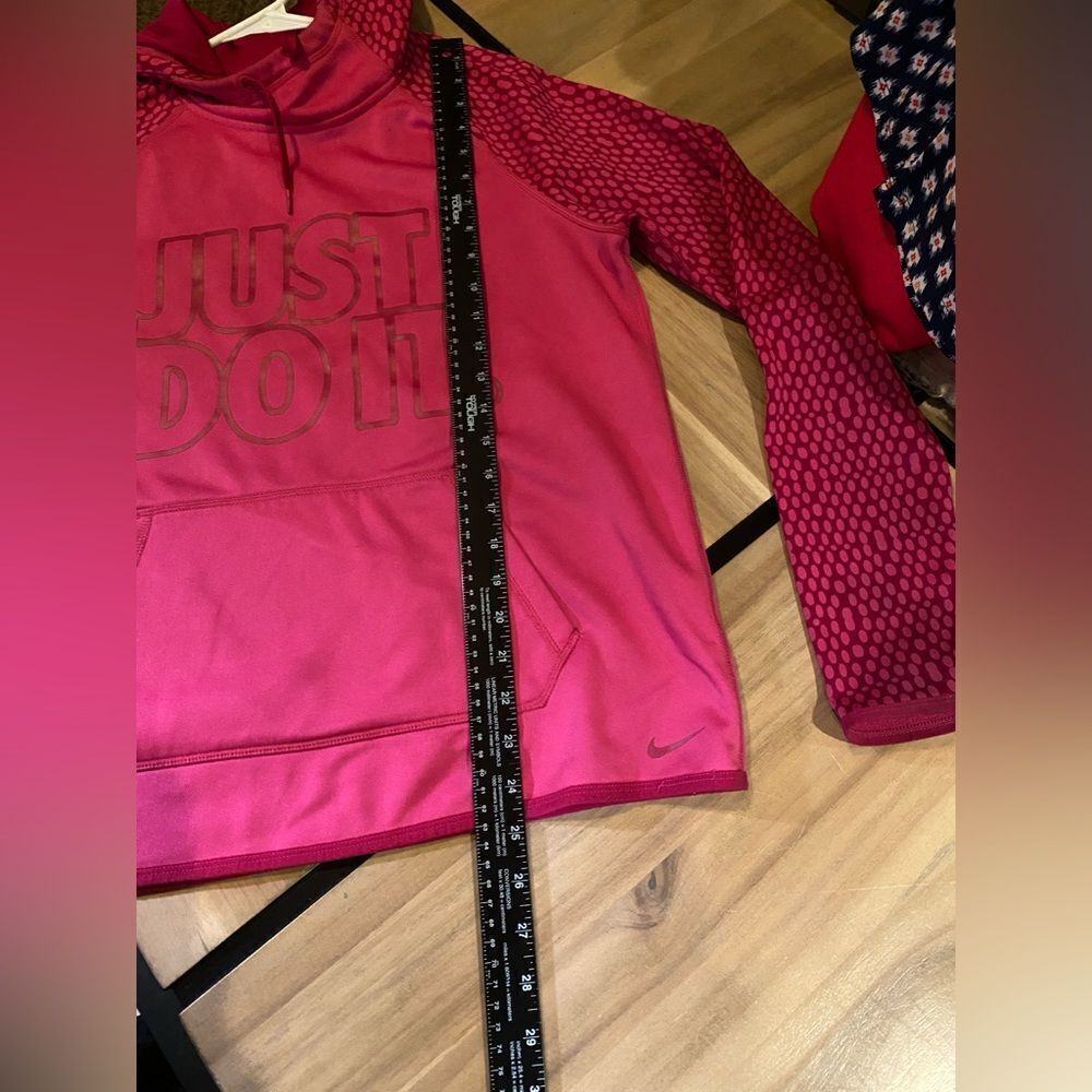 Hot pink Nike pullover - Picture 4 of 5